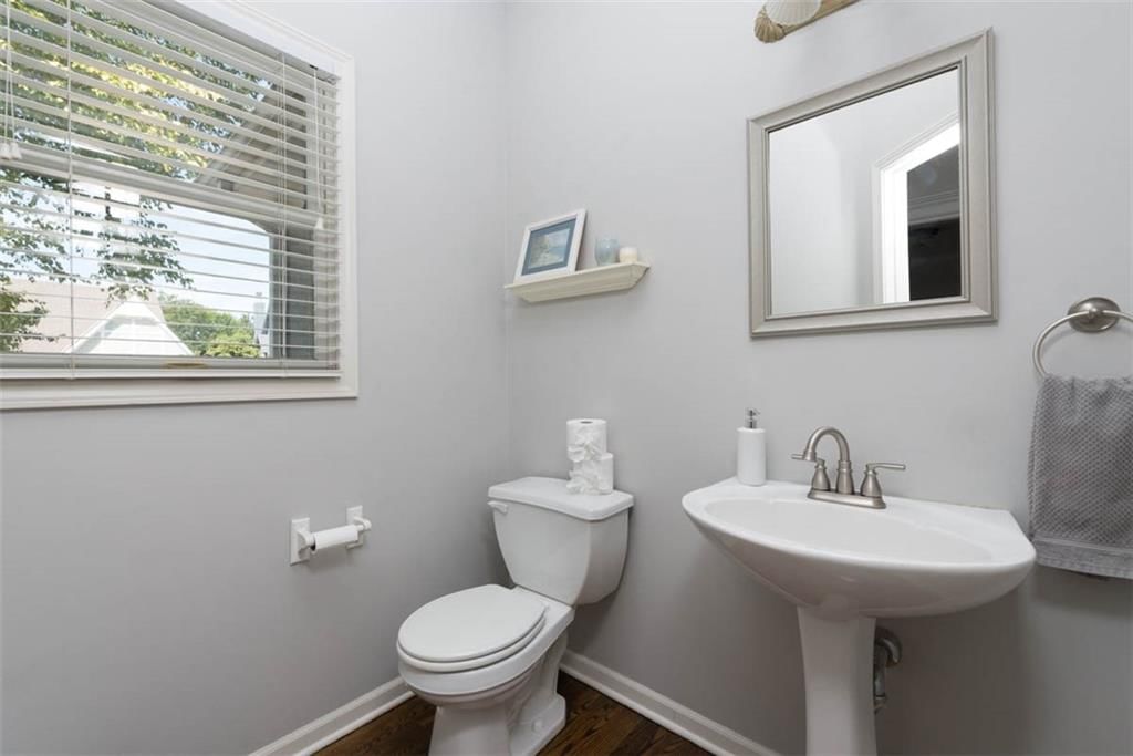 Photo 13 of 55 - 13221 Barton Street