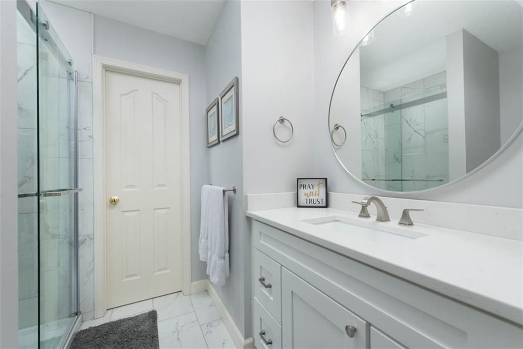 Photo 30 of 55 - 13221 Barton Street