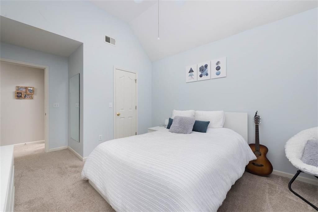 Photo 33 of 55 - 13221 Barton Street