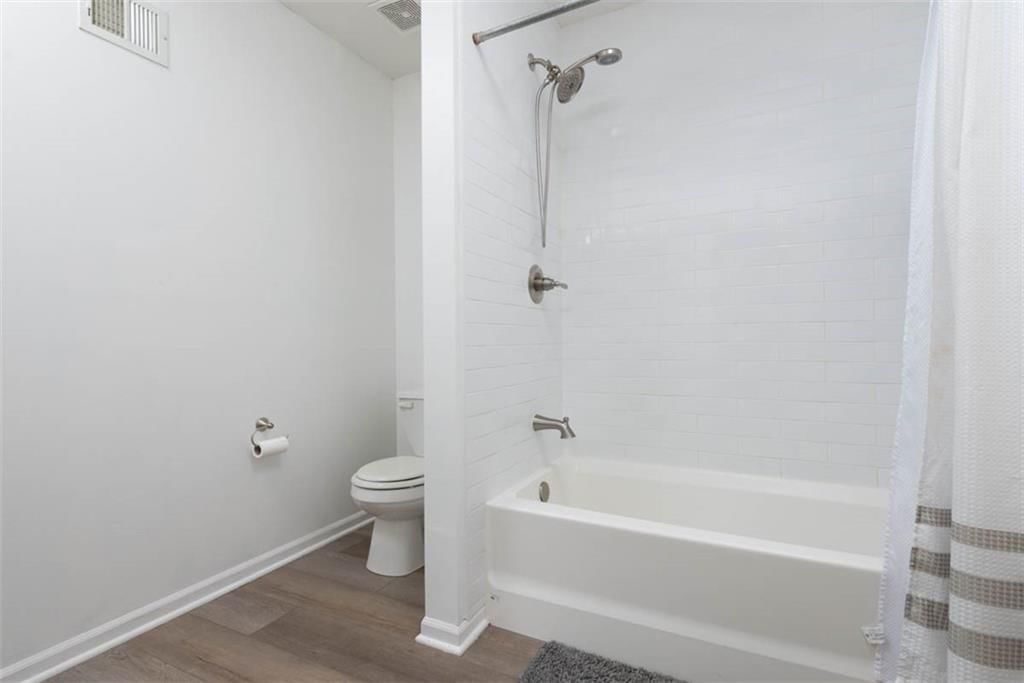 Photo 34 of 55 - 13221 Barton Street