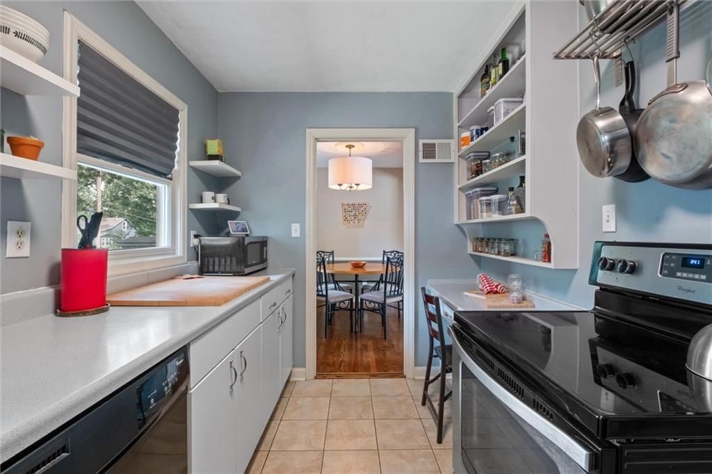 Photo 10 of 28 - 604 W 88th Street