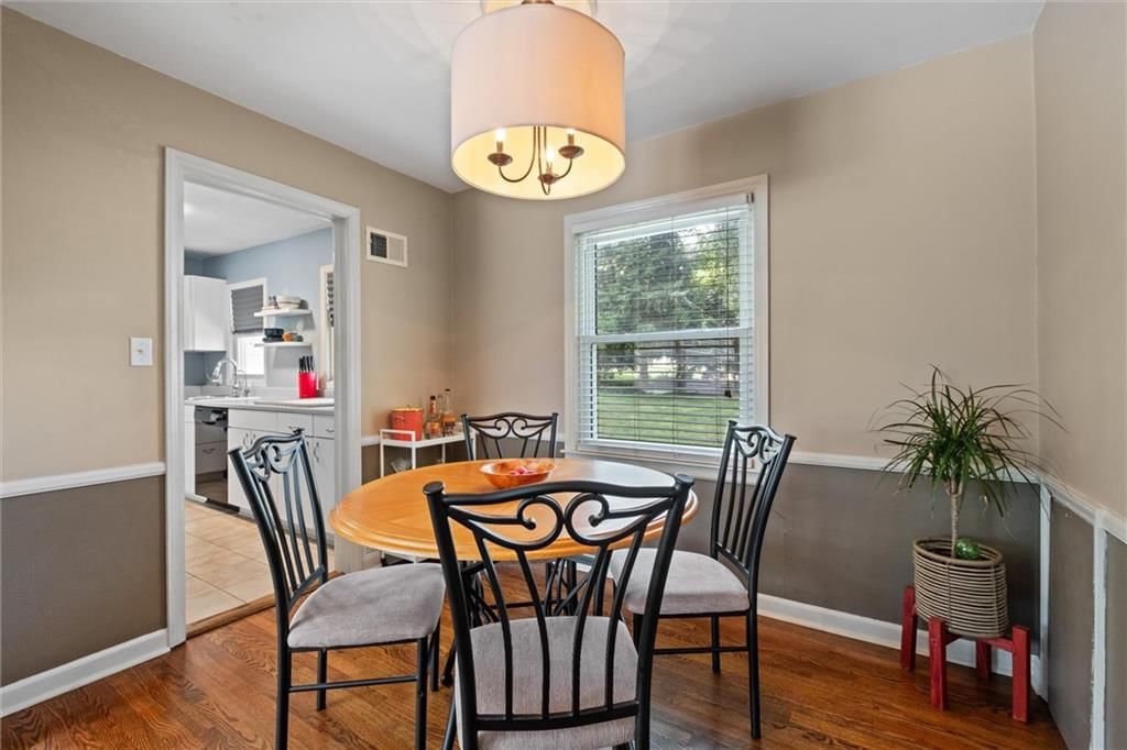 Photo 13 of 28 - 604 W 88th Street