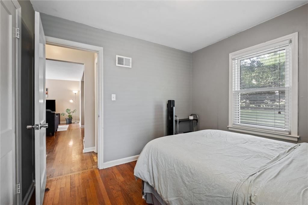 Photo 19 of 28 - 604 W 88th Street