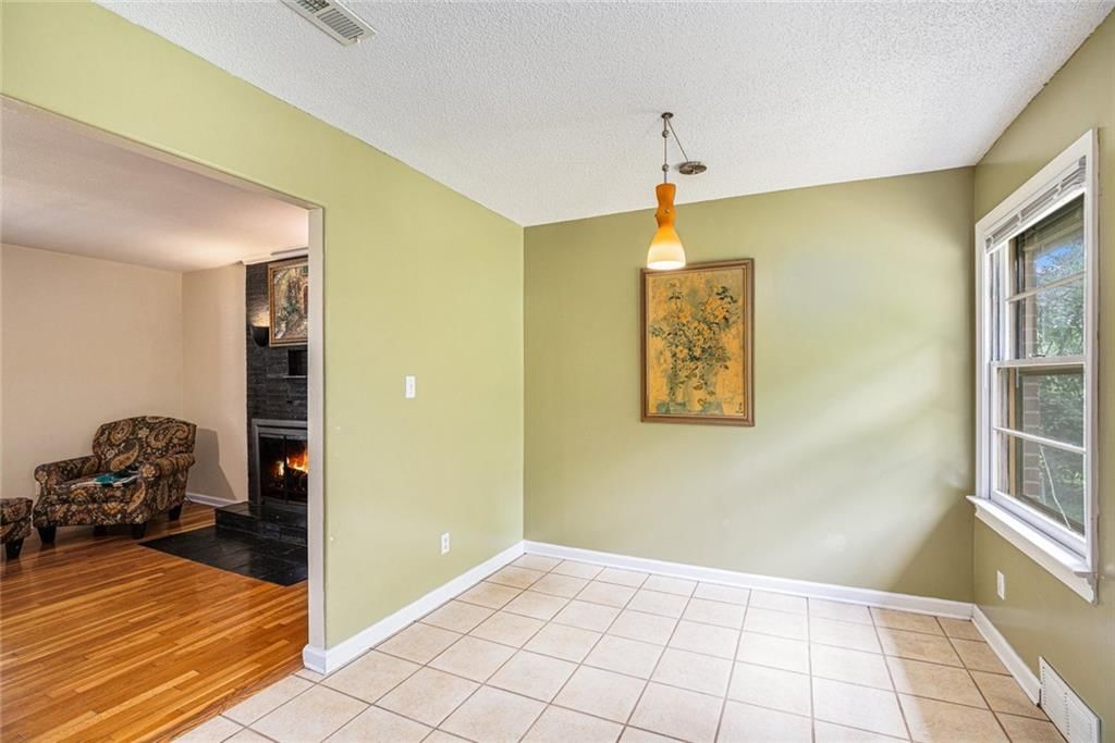 Photo 9 of 30 - 6327 YECKER Avenue