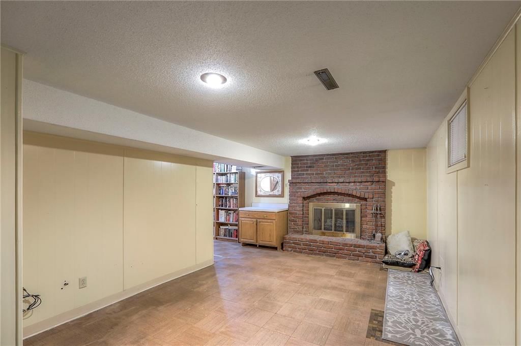 Photo 20 of 26 - 8313 Maywood Avenue