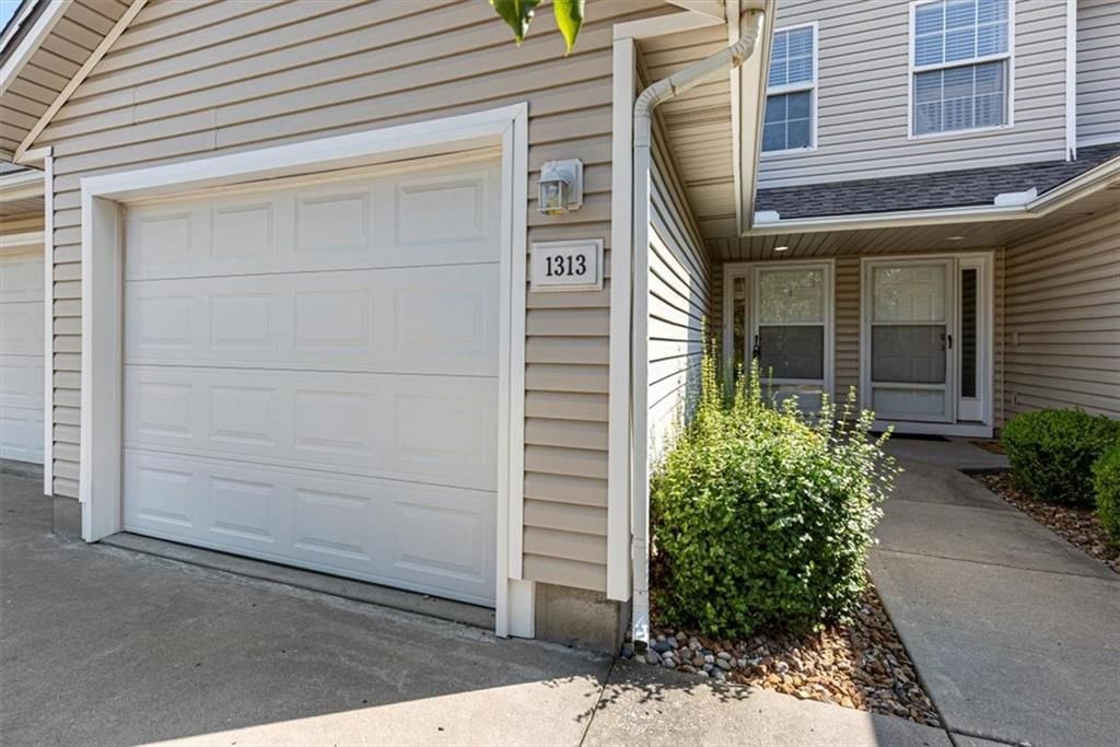 1313 SE Broadway Circle, Lee's Summit, MO