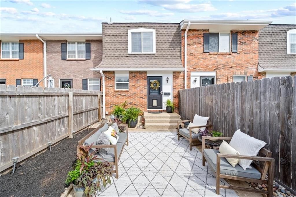 8638 W 85th Street, Overland Park, KS