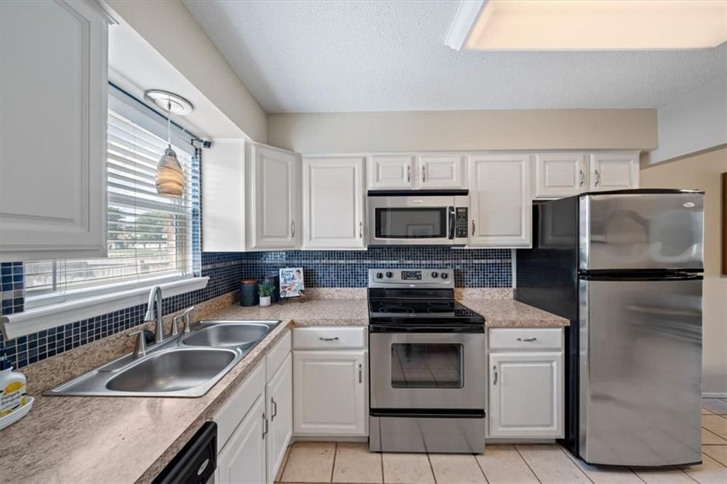 Photo 8 of 19 - 8638 W 85th Street