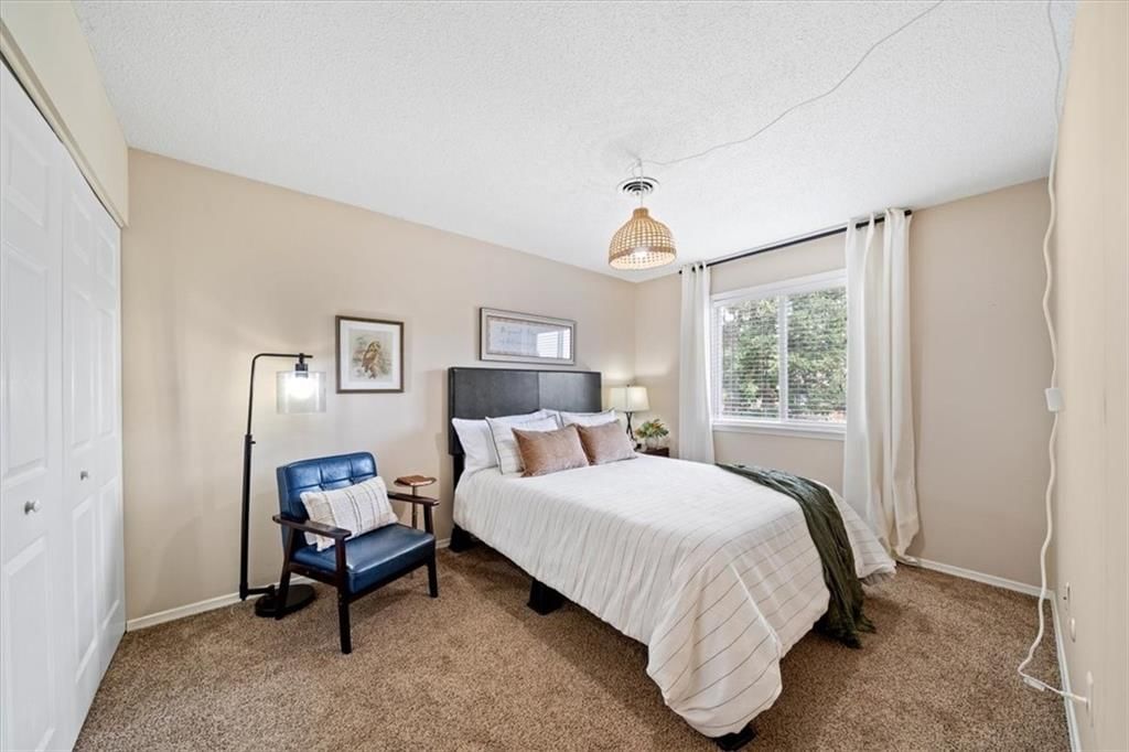 Photo 14 of 19 - 8638 W 85th Street