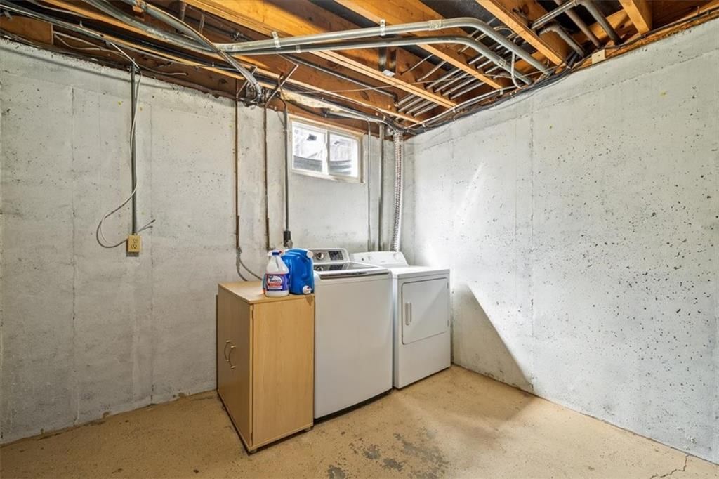 Photo 16 of 19 - 8638 W 85th Street