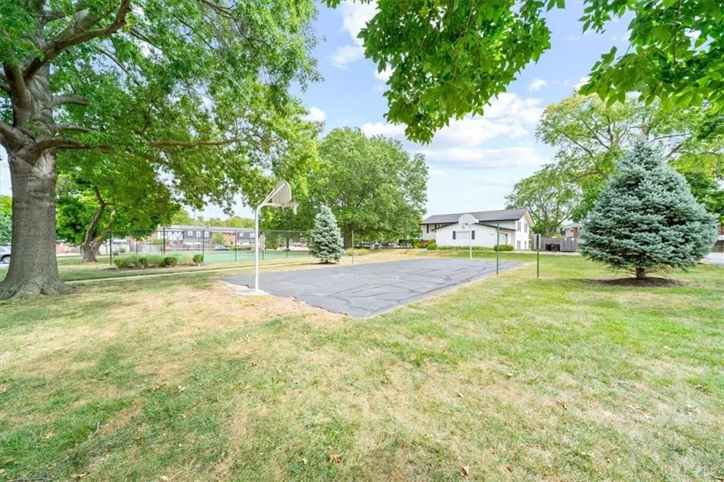 Photo 18 of 19 - 8638 W 85th Street