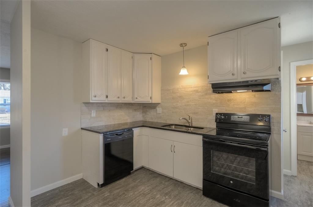 9414 Lewis Avenue — photo 6