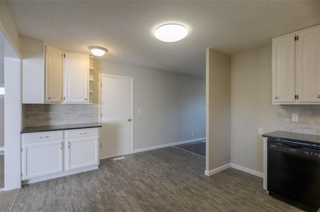 9414 Lewis Avenue — photo 8