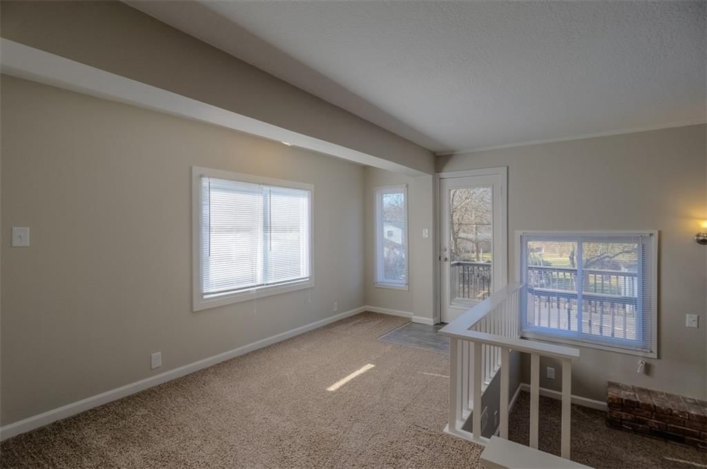 9414 Lewis Avenue — photo 11