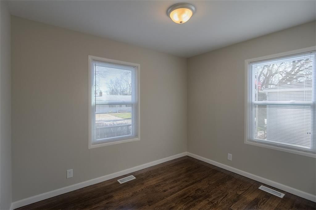 9414 Lewis Avenue — photo 18