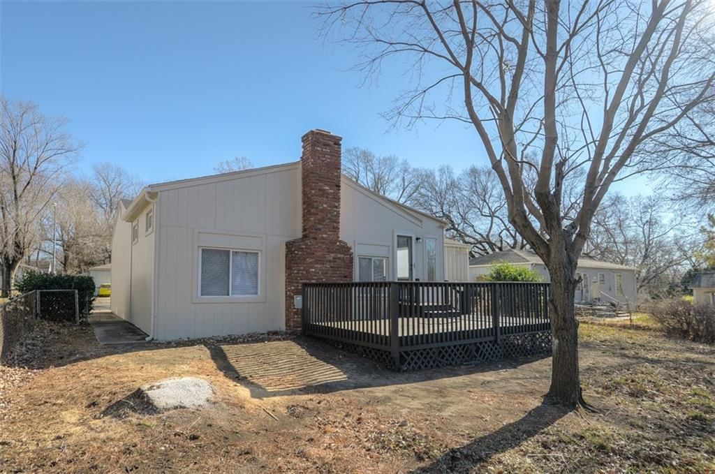 9414 Lewis Avenue — photo 23
