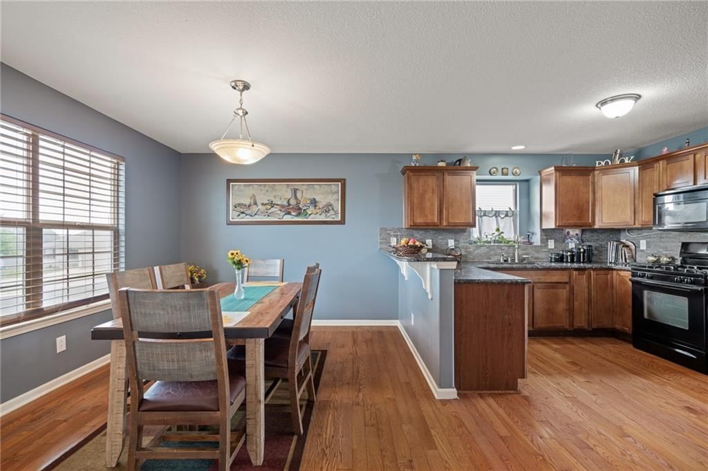 Photo 10 of 46 - 7504 E 143rd Street