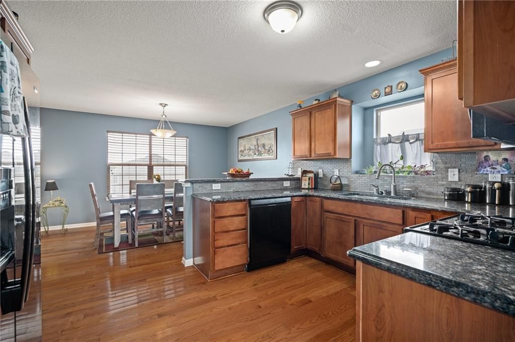 Photo 15 of 46 - 7504 E 143rd Street