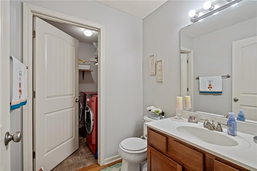Photo 24 of 46 - 7504 E 143rd Street