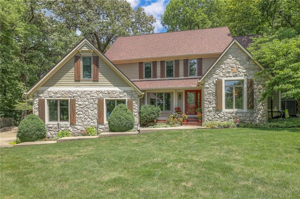8675 Shorewood Drive, De Soto, KS