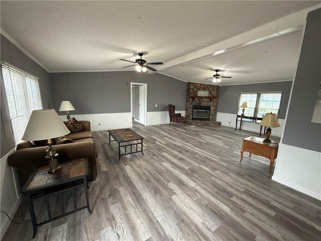 16007 Oval Avenue — photo 4