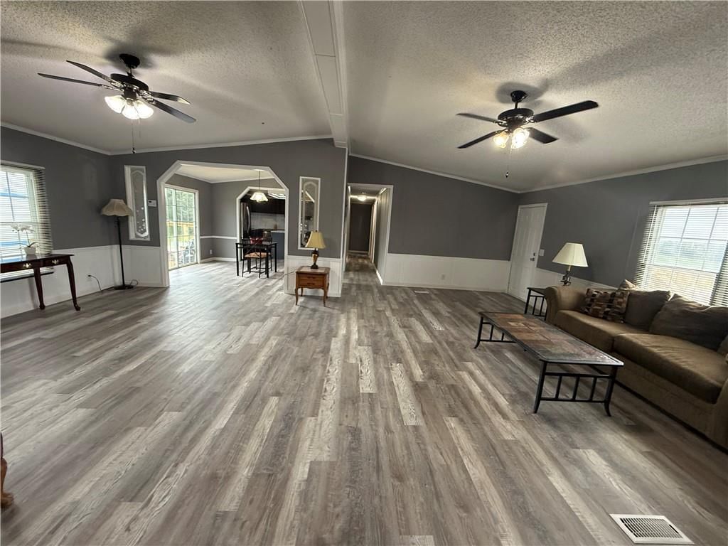 16007 Oval Avenue — photo 6