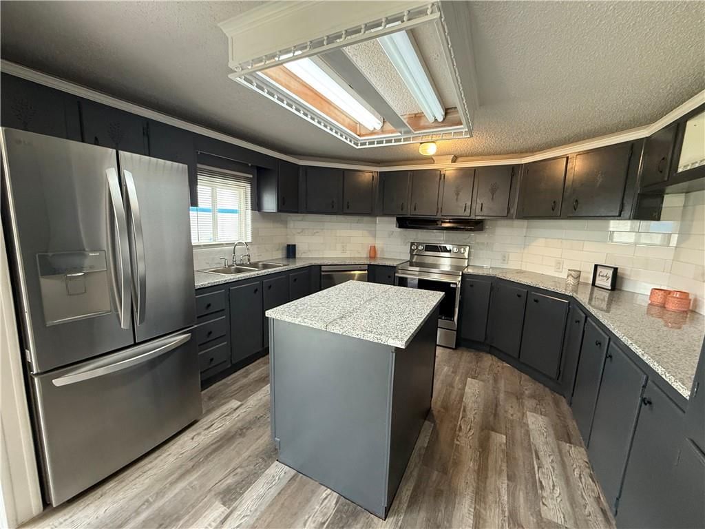 16007 Oval Avenue — photo 8