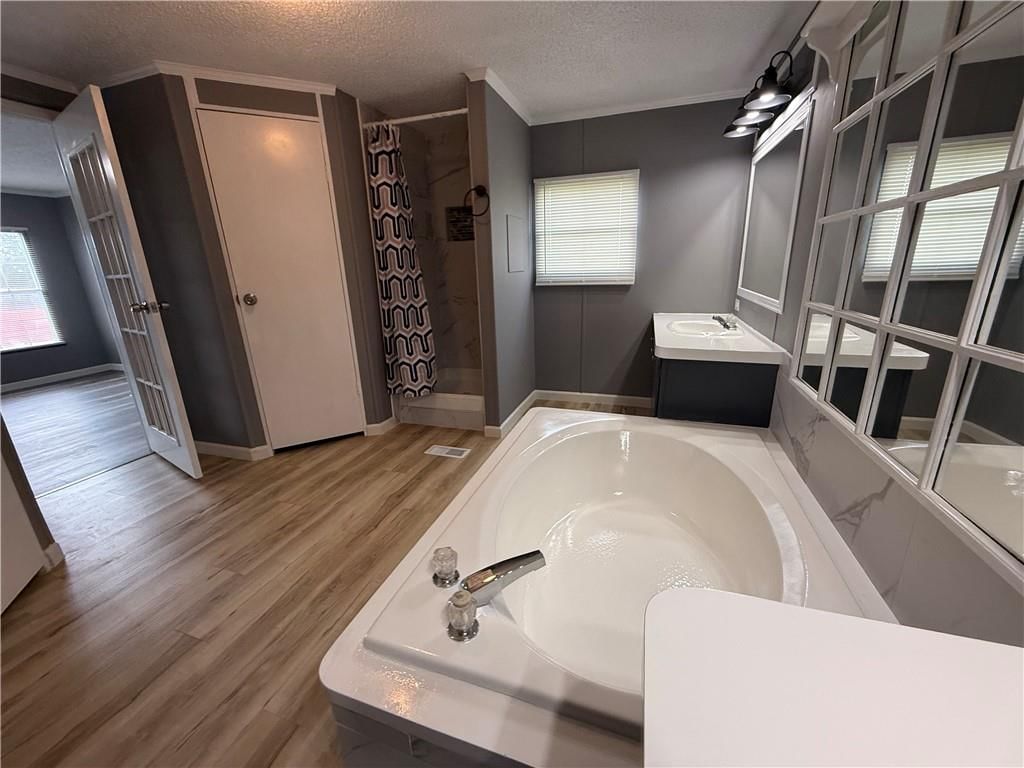 16007 Oval Avenue — photo 13