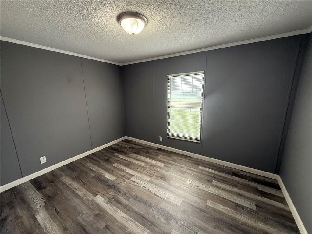 16007 Oval Avenue — photo 17