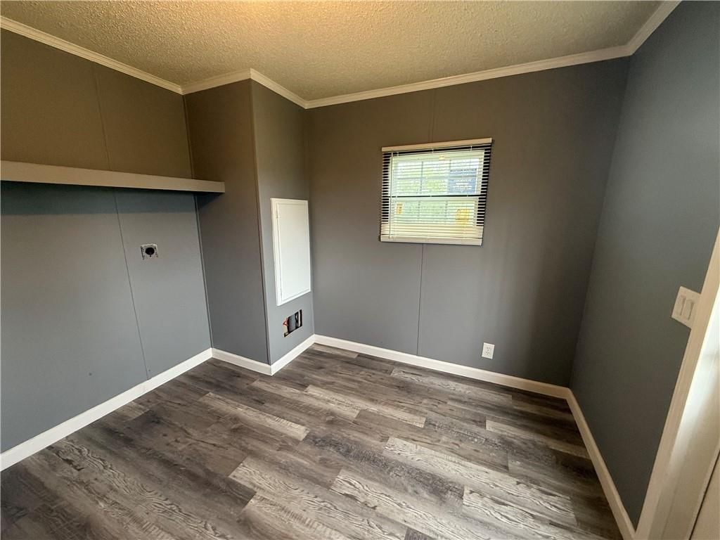 16007 Oval Avenue — photo 18