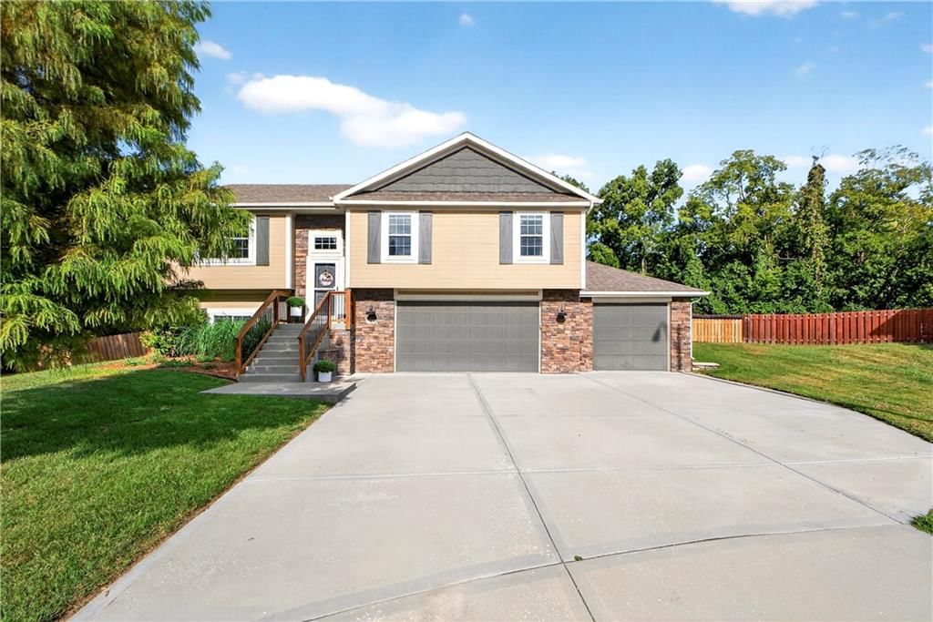 3412 NW 50th Street, Riverside, MO