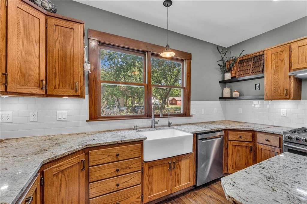 640 Oak Street — photo 15