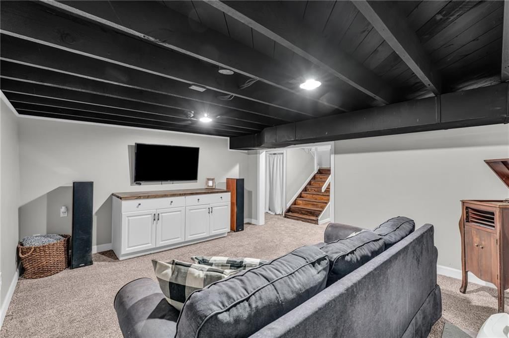 640 Oak Street — photo 36