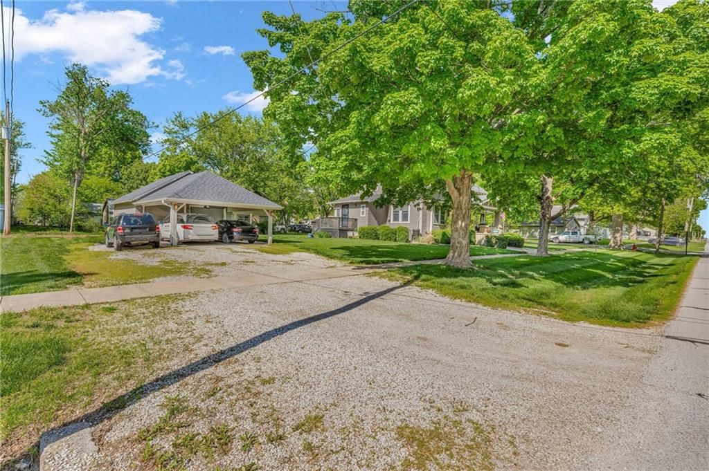 640 Oak Street — photo 46