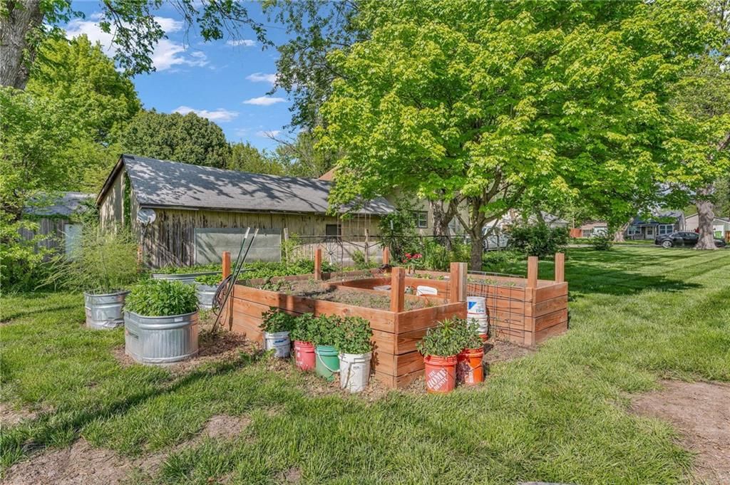 640 Oak Street — photo 47