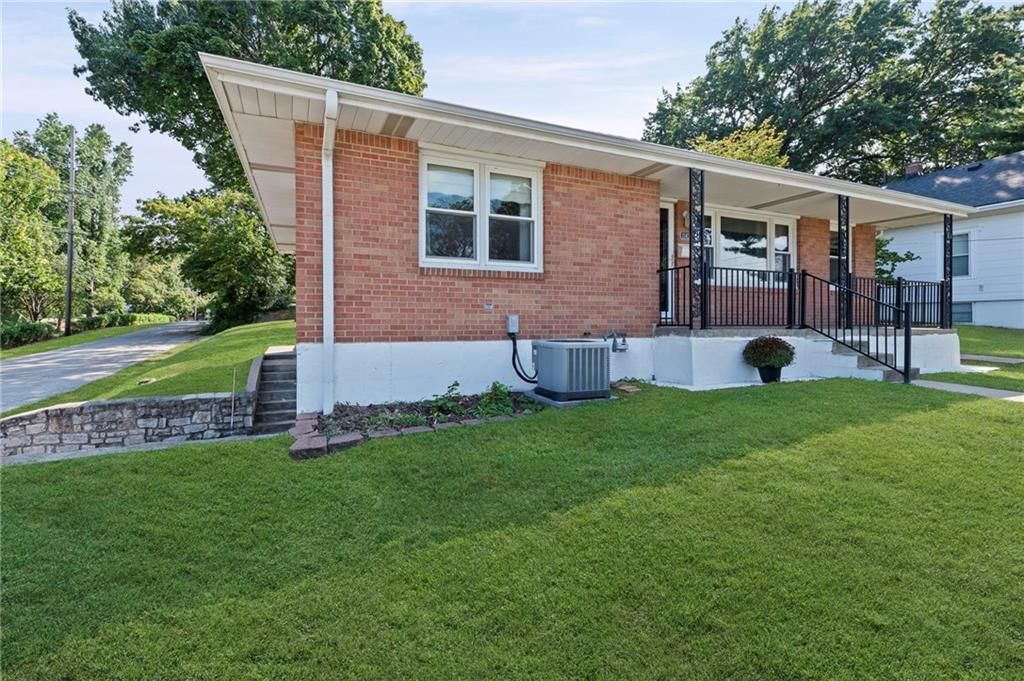 11431 Burton Street — photo 2