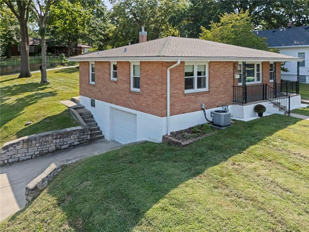 11431 Burton Street — photo 3