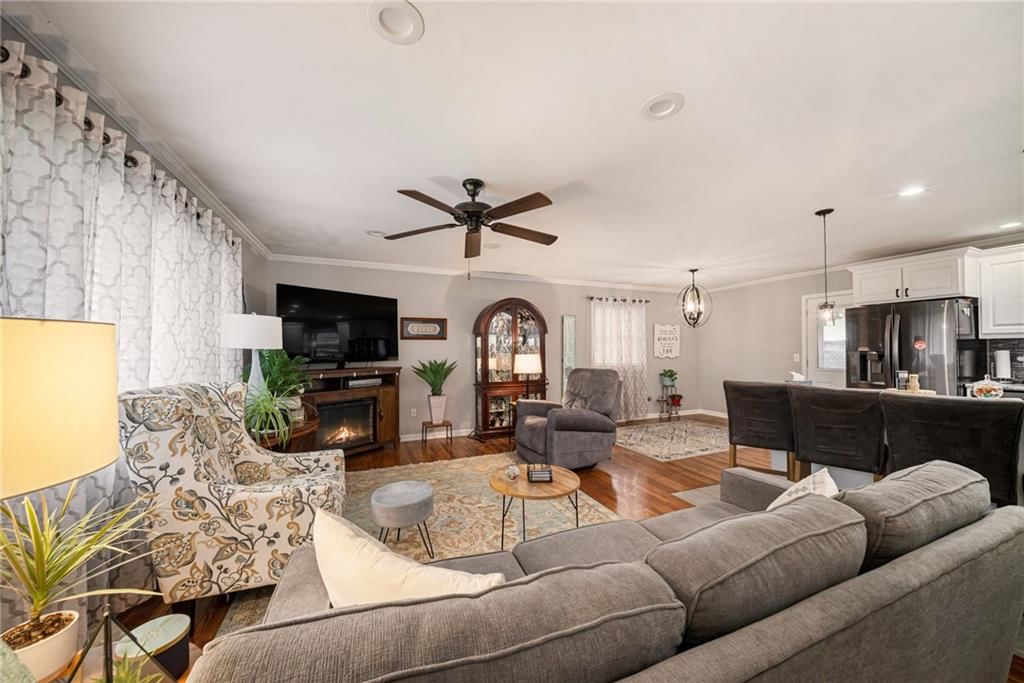 Photo 5 of 27 - 5230 N Sycamore Drive
