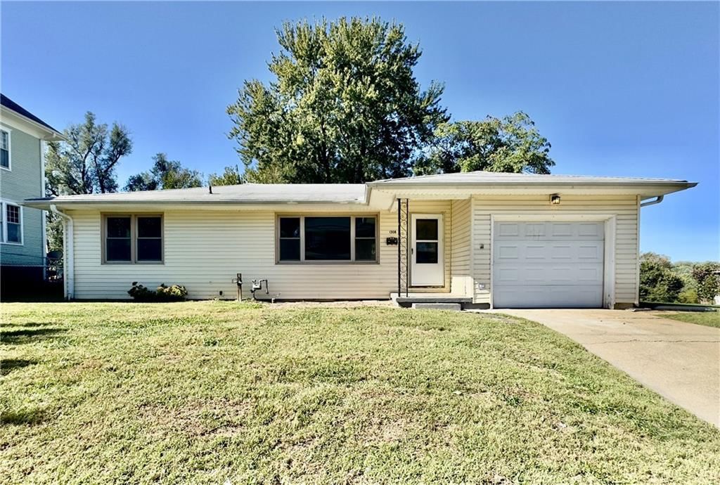 1308 N 10th Street, St Joseph, MO