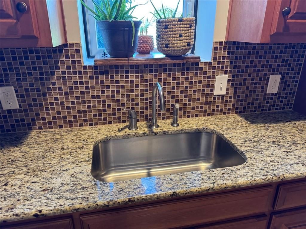 7611 NE 127th Street — photo 56