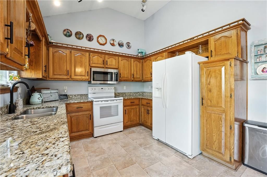 620 Laredo Place — photo 9