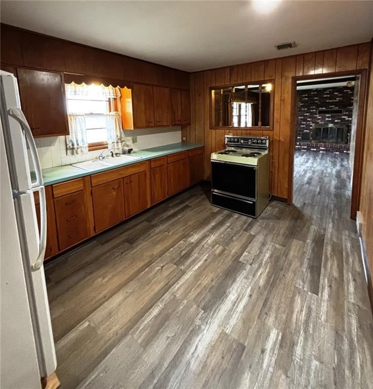 Photo 7 of 28 - 1503 W 14th Street