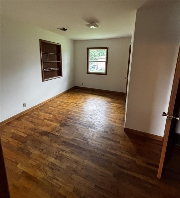 Photo 14 of 28 - 1503 W 14th Street