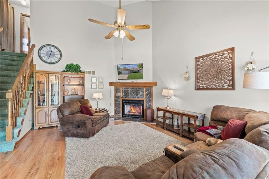Photo 6 of 37 - 1525 E Sea Avenue