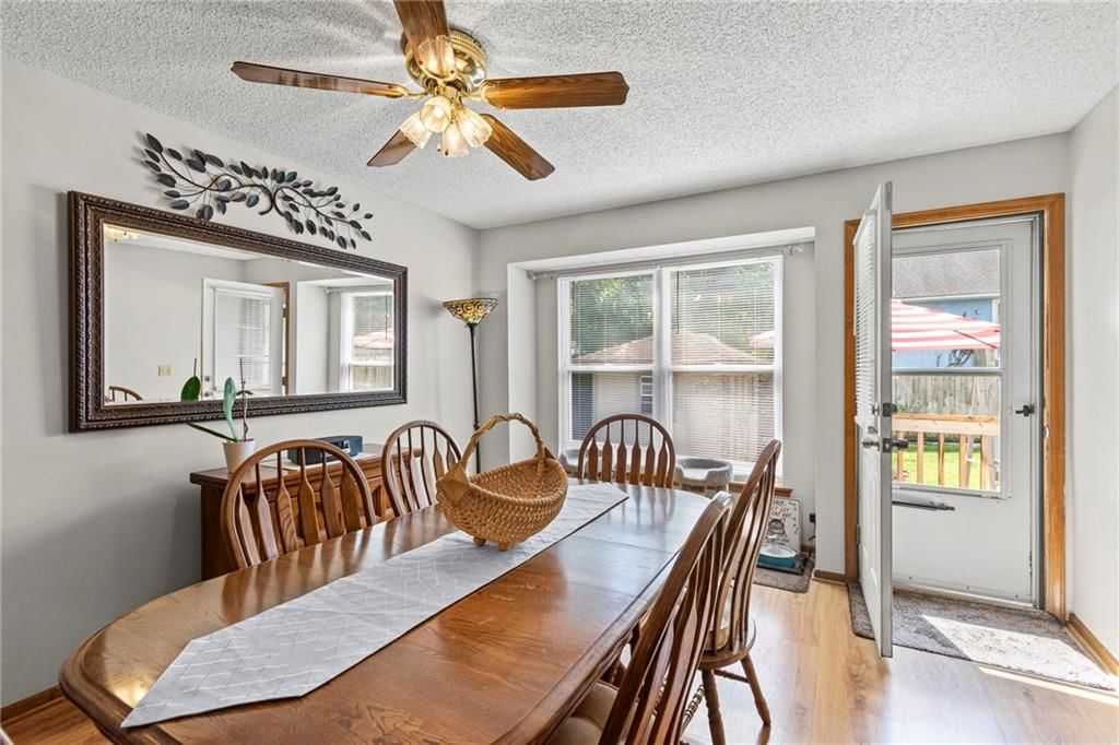 Photo 12 of 37 - 1525 E Sea Avenue
