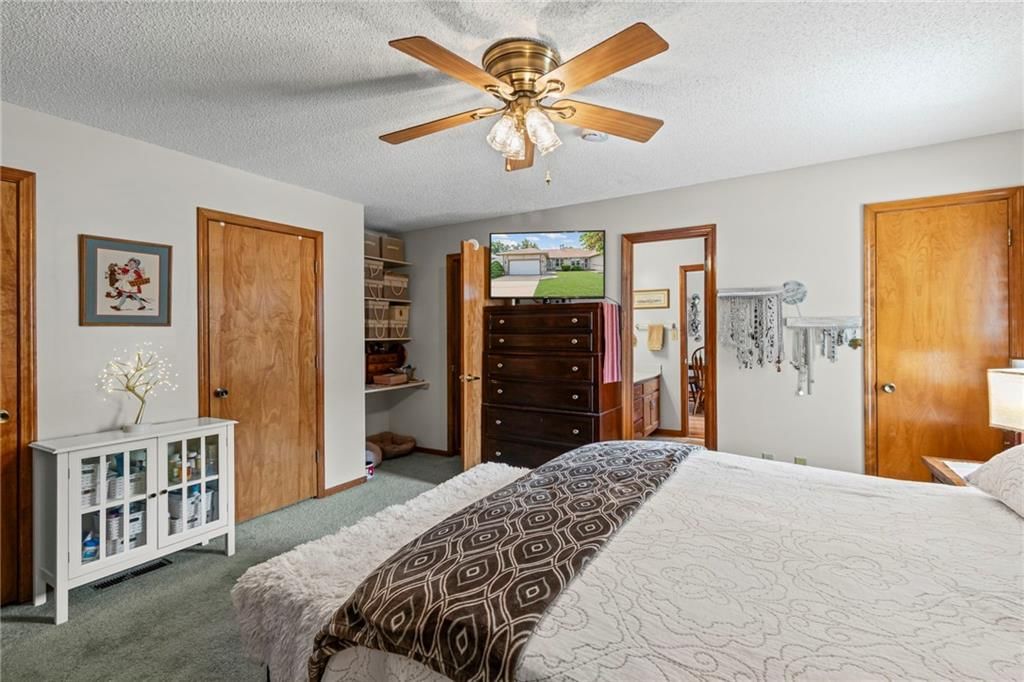 Photo 18 of 37 - 1525 E Sea Avenue