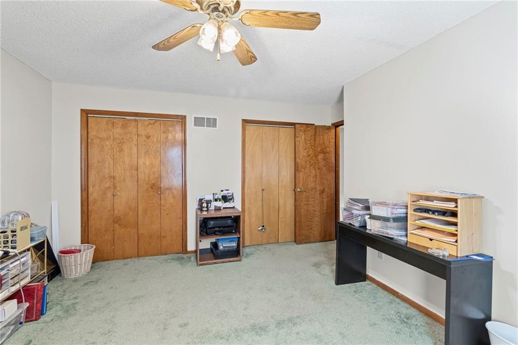 Photo 23 of 37 - 1525 E Sea Avenue