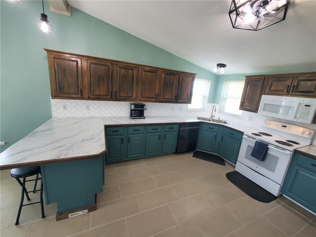 21814 Mclouth Road — photo 10