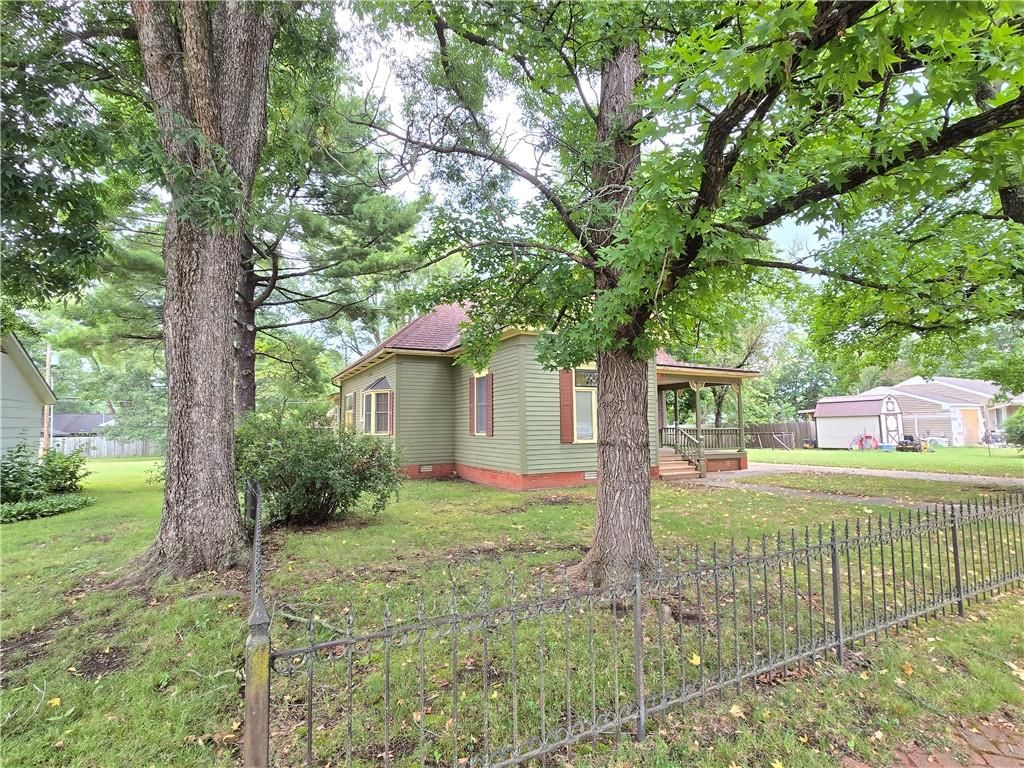 1002 E Main Street — photo 3