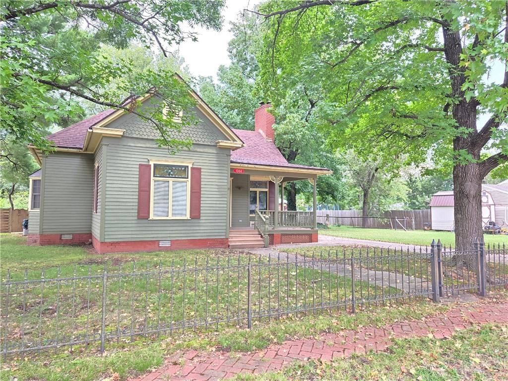 1002 E Main Street — photo 4